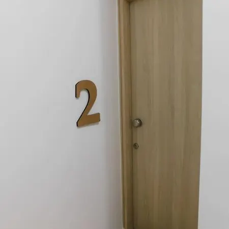 קומוטיני Brand New Studio 2 מראה חיצוני תמונה